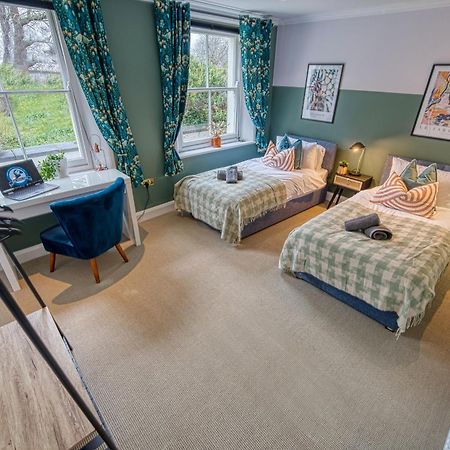 2 Bedroom Stylish Spacious Apt, Sleeps 6, Central Cheltenham, With Free Parking - By Blue Puffin Stays Exterior photo